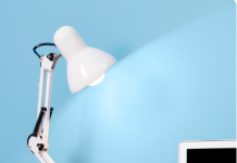 A Psicologia da Cor no Trabalho: Como o ‘Azul Corporativo’ Dominou os Escritórios e o Que Isso Revela Sobre Nós